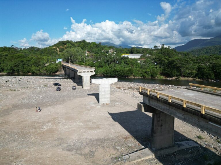 reconstrucción del tramo dañado en Puente “Saopin”