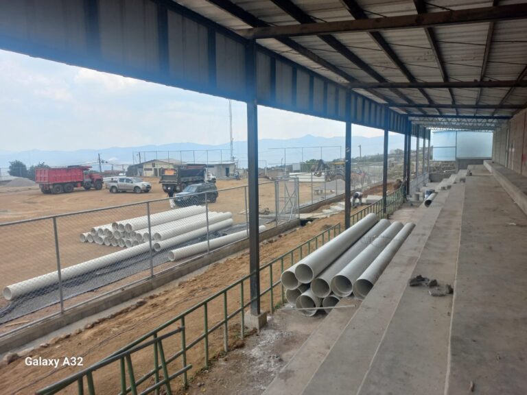 construcción de canchas deportivas en el DC.