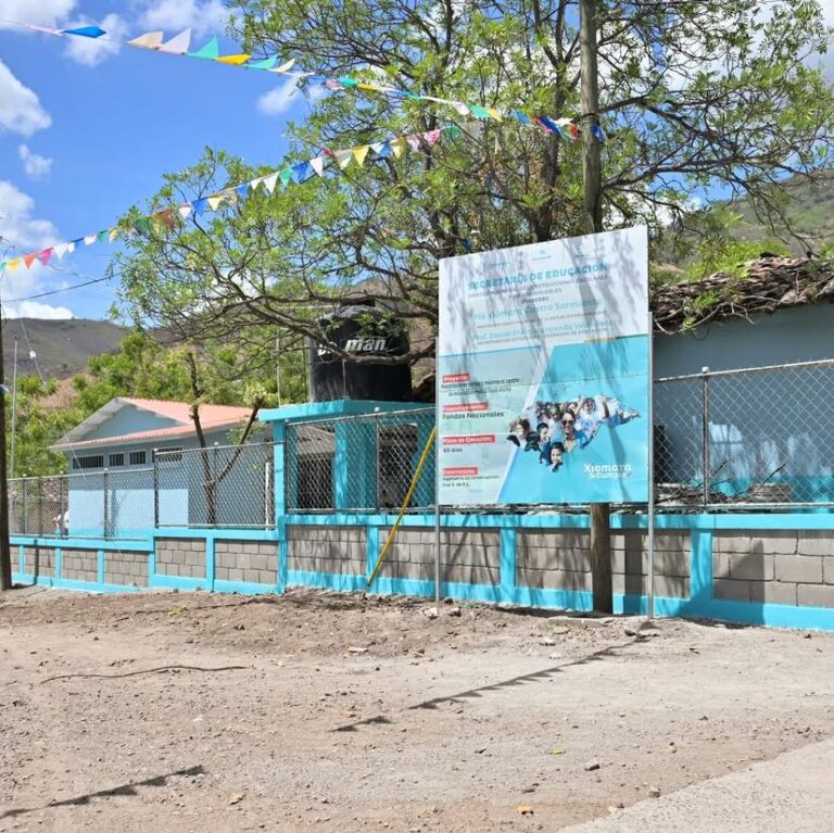 se continúa trabajando en la recuperación de la Infraestructura Escolar