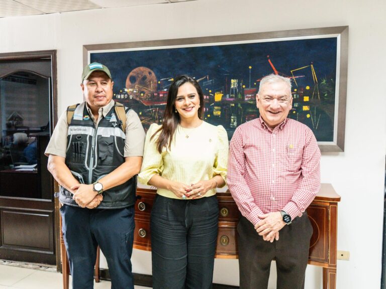 Reunión con el Titular de la Portuaria Carlos Bueso